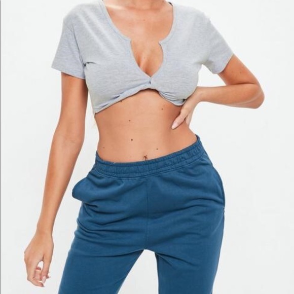 Missguided Tops - Twist front Crop Top